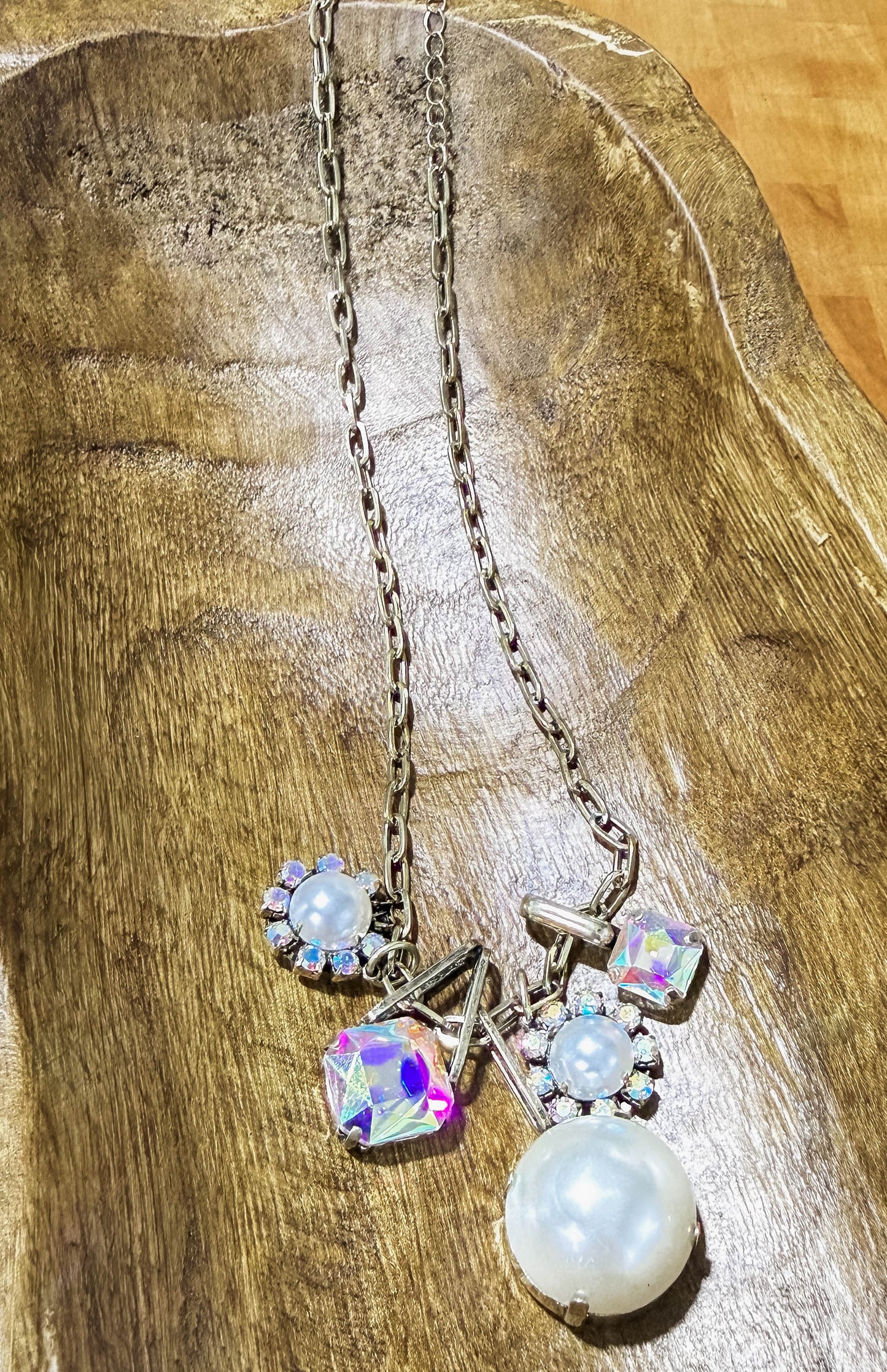Charm Necklace with Pearl Gold