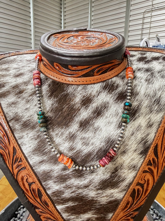 Mixed Spiny and Pearls Necklace